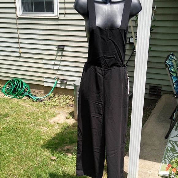 Forever 21 nwt overall culottes. - Picture 1 of 8
